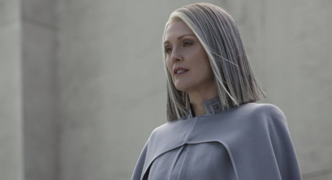 Julianne-Moore-as-President-Alma-Coin-Hunger-Games
