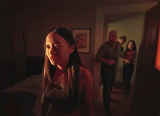 Lucy Liu divide a casa com entidade MALIGNA no trailer legendado do terror ‘Presença’