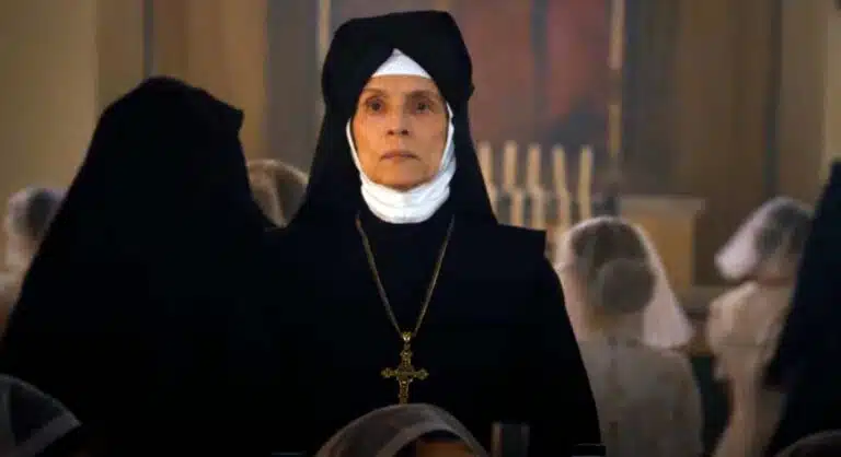 Sonia Braga aparece no trailer do TERROR ‘A Primeira Profecia’, pré-sequência de ‘A Profecia’