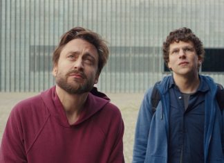 Crítica | A Verdadeira Dor – Jesse Eisenberg e Kieran Culkin nos embalam em catártica jornada sobre as perdas que vivemos pelo caminho
