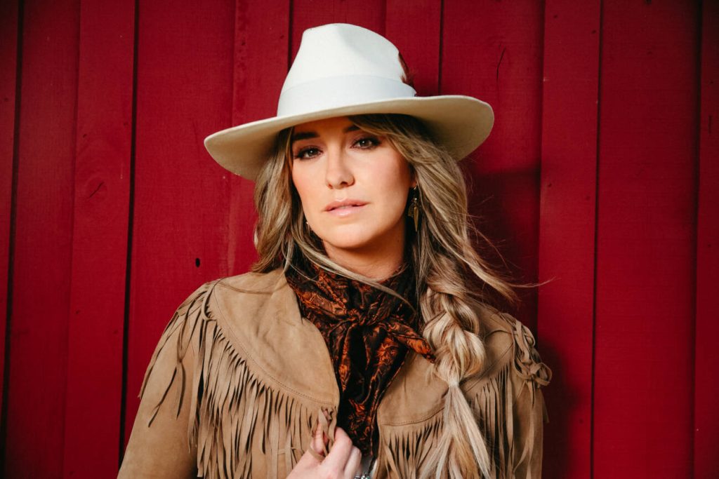 Lainey Wilson irá RETORNAR como anfitrião o CMA Awards 2026