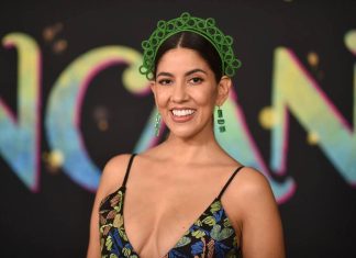 ‘A Classic Spy’: Stephanie Beatriz, Mary Elizabeth Ellis e mais entram para a nova série de COMÉDIA da Netflix
