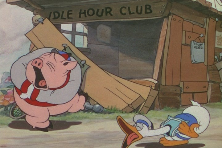Cena de desenho animado com porco e pato.