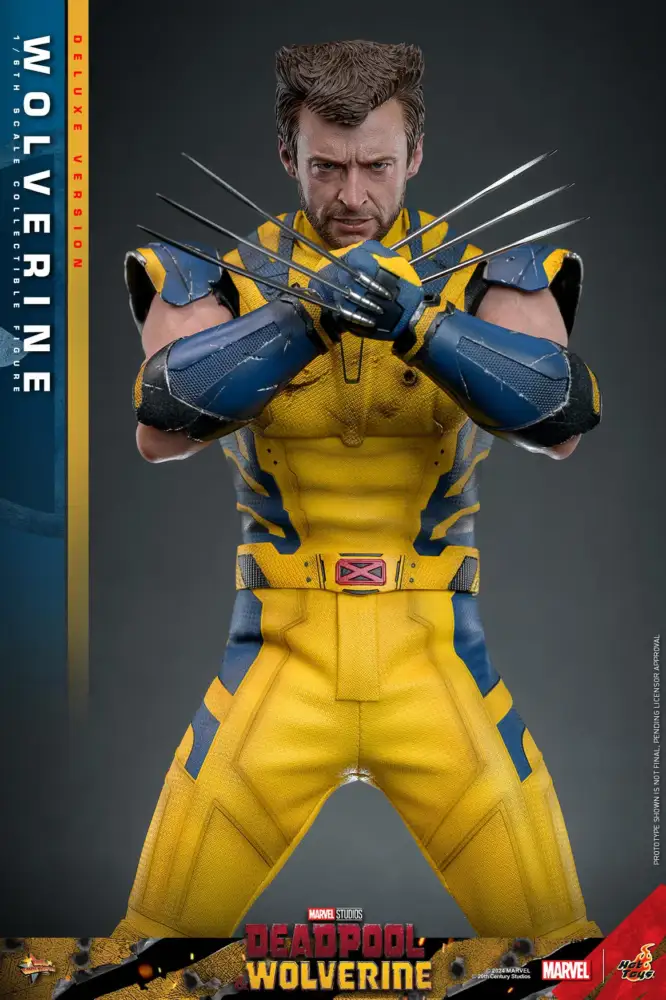 Figura colecionável do Wolverine em traje amarelo.