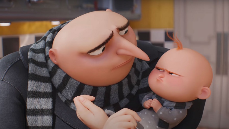 Personagens Gru e bebê em cena de filme animado.