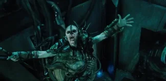 Personagem alienígena em cena de filme de ficção científica.
