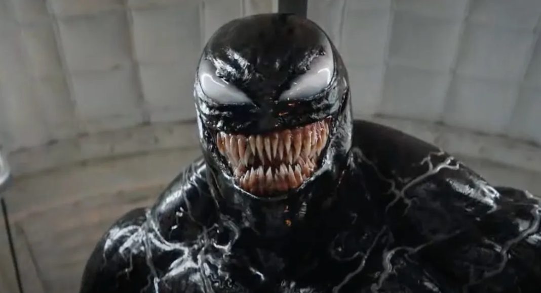 venom cinepop Personagem ficcional de olhos brancos e dentes afiados.