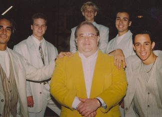 Assinantes da Netflix CRITICAM uso de IA em polêmico documentário sobre criação de Boy Bands americanas; Confira! bastidores do pop o esquema das boy bands