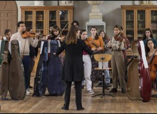 Crítica | ‘Divertimento’ – Uma caminhada exigente tendo a força do amor pela música