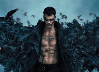 ‘O Corvo’: Diretor do filme original DEBOCHA após fracasso do reboot com Bill Skarsgård o corvo