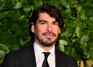 ‘The Auction’: Raúl Castillo vai estrelar novo SUSPENSE sci-fi inspirado em Agatha Christie raúl castillo