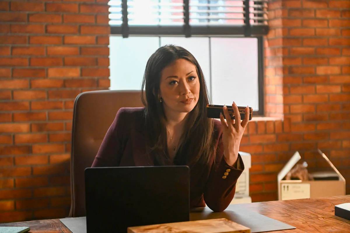 Justin Hartley Est De Volta Nas Imagens PROMOCIONAIS Da 2 Temporada 
