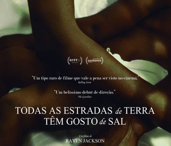divulg todas as estradas de terra ... scaled Cartaz do filme com mãos entrelaçadas.