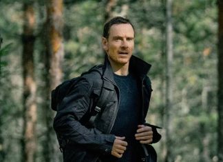 ‘The Agency’: Confira a prévia do ÚLTIMO episódio da 1ª temporada da série de espionagem! Pessoa caminhando em floresta com mochila preta