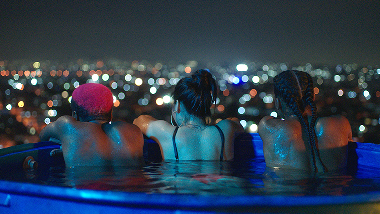 Cena do filme 'Kasa Branca', de Luciano Vidigal