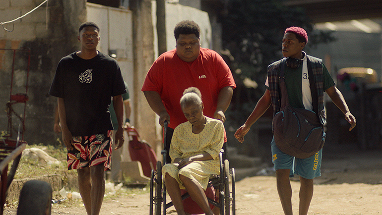 Cena do filme 'Kasa Branca', de Luciano Vidigal