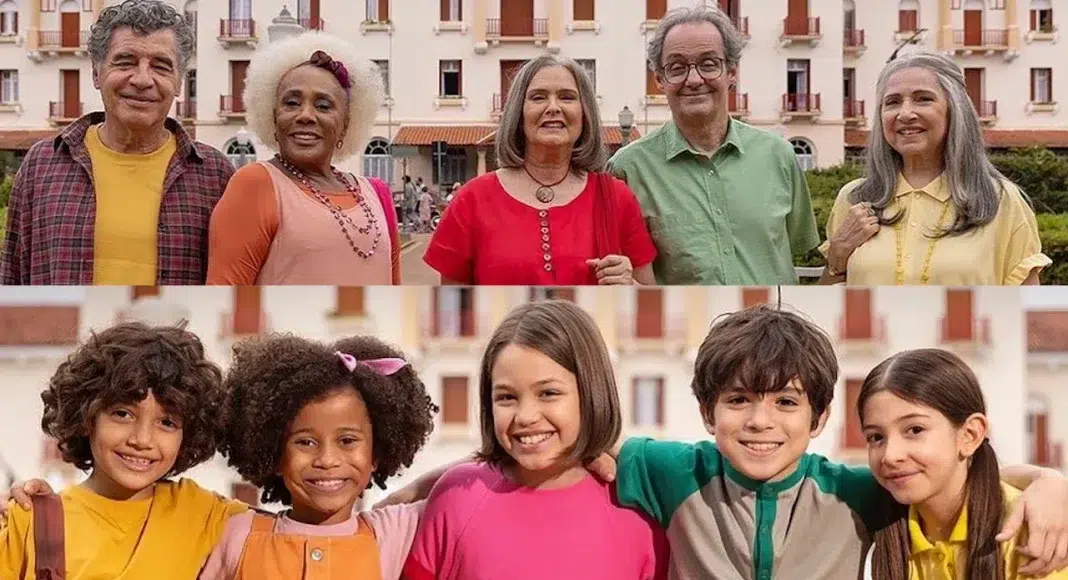 turma da monica origens elencos Grupo de adultos e crianças sorrindo juntos.