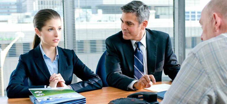 Anna Kendrick relembra seu primeiro papel ao lado de George Clooney: “Eu estava completamente nervosa”