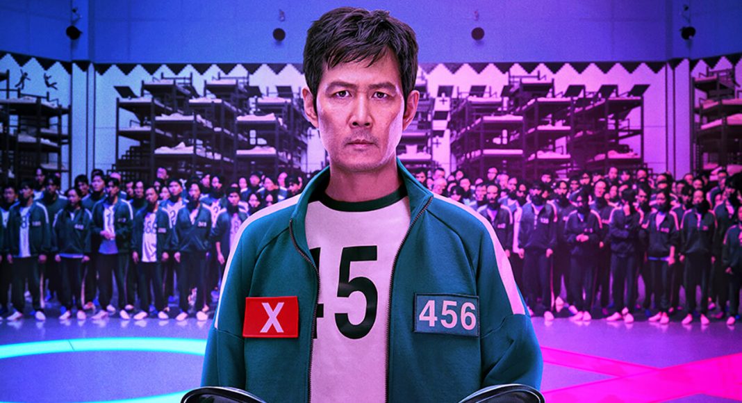 Homem em destaque com uniforme número 456, multidão ao fundo