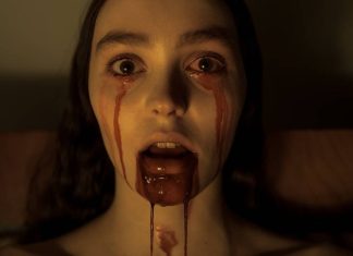 ‘Nosferatu’: Aclamado terror de Robert Eggers estreia no streaming; Saiba onde assistir! Mulher jovem com sangue falso escorrendo da boca