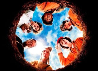 Disney+ CANCELA reboot do clássico filme de aventura ‘O Mistério dos Escavadores’ Grupo de jovens olha para baixo de buraco