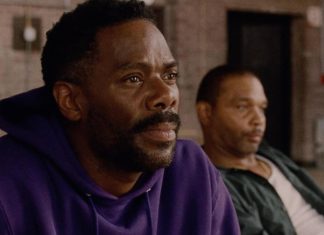 ‘Sing Sing’: Com Colman Domingo, indicado ao Oscar estreia no streaming; Saiba onde assistir! Dois homens sentados, pensativos, em ambiente interno.