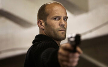 jason statham pointing gun gbm9u2rltnv4tjz1