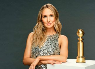 nikki glaser golden globes