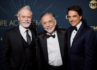 Ralph Macchio presta tributo a Francis Ford Coppola e devolve nota de US$ 5 recebida há 40 anos