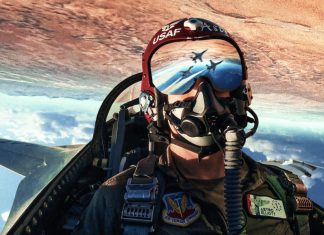 Crítica | ‘Thunderbirds: A Força Aérea de Elite dos EUA’ – Documentário da NETFLIX abre as portas de uma das mais antigas equipes de acrobacias aéreas