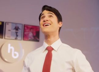 Darren Criss leva o Tony Award de Melhor Ator em Musical por ‘Maybe Happy Ending’
