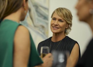 Robin Wright e Olivia Cooke estão em pé de GUERRA no cartaz da minissérie ‘A Namorada Ideal’