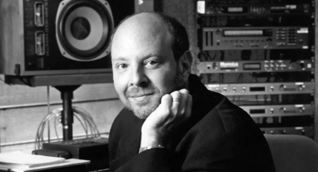 Mark-Snow-in-studio.jpg