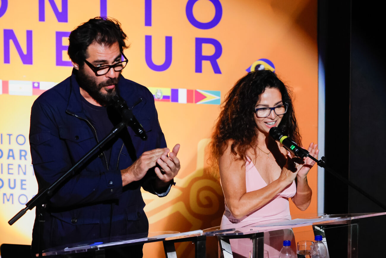 A atriz Claudia Ohana e o ator Thiago Lacerda, na abertura do Bonito CineSur. Divulgação/Diego Cardoso | Fotografando Bonito