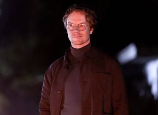 Alfie Allen vive um ESTRANHO professor no trailer da série de suspense ‘Garota Sequestrada’; Confira!
