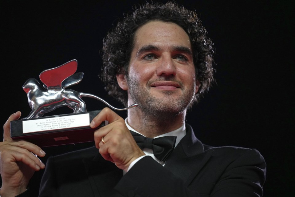 Benny Safdie ganha Leão de Prata de Direção por Coração de Lutador no Festival de Veneza (Foto: Festival de Veneza)