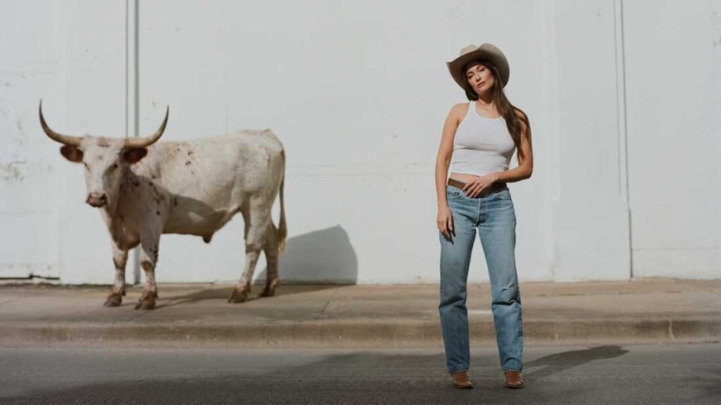 Kacey Musgraves encanta com “Mexico Honey”, single de seu novo álbum de estúdio