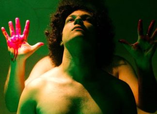Crítica | Labirinto dos Garotos Perdidos – Mito de Peter Pan Conduz Filme Coming of Age Queer