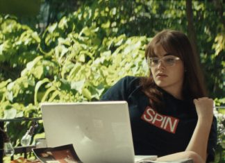Barbie Ferreira vive um triângulo amoroso no trailer da rom-com ‘Mile End Kicks’; Confira!