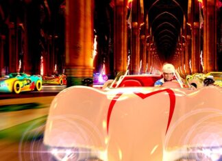 Dicas de filmes clássicos dos anos 2000 para ver com a molecada na Netflix White race car with red stripe speeds through an ornate arcade, blurred motion with colorful cars in the background.