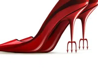 ‘O Diabo Veste Prada 2’ chega ao streaming; Saiba onde assistir! Red patent leather high-heeled shoe with forked, trident-like heels.