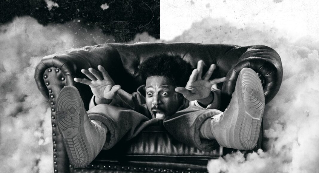 todo mundo 2 Promotional poster for a scary movie: man falls off a leather sofa with a shocked expression, bold 'SCARY MOVIE' title above in black-and-white.