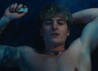 Kieron Moore reflete sobre o POLÊMICO longa queer ‘Blue Film’: “Melhor entrar às cegas”