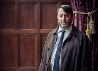 ‘Ludwig’: David Mitchell investiga novos ENIGMAS no trailer da 2ª temporada; Confira!