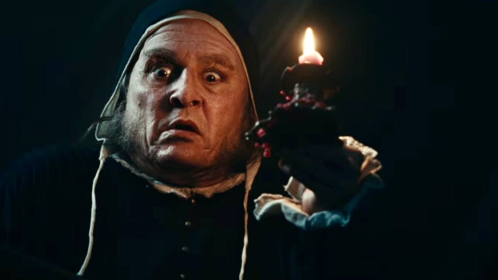 ‘Ebenezer e os Fantasmas do Natal’ ganha SOMBRIO trailer dublado com Johnny Depp