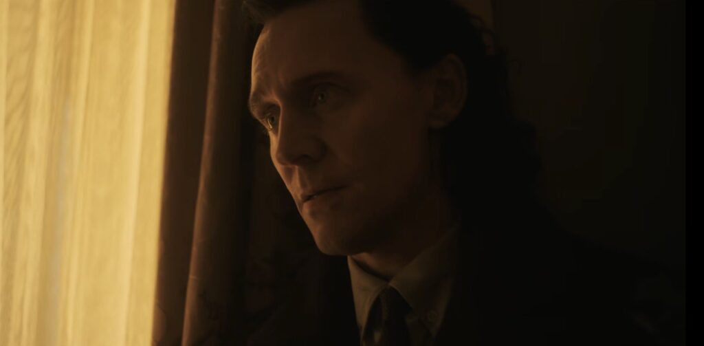 Tom Hiddleston revela se é preciso assistir a Loki antes de ‘Vingadores: Dr. Destino’