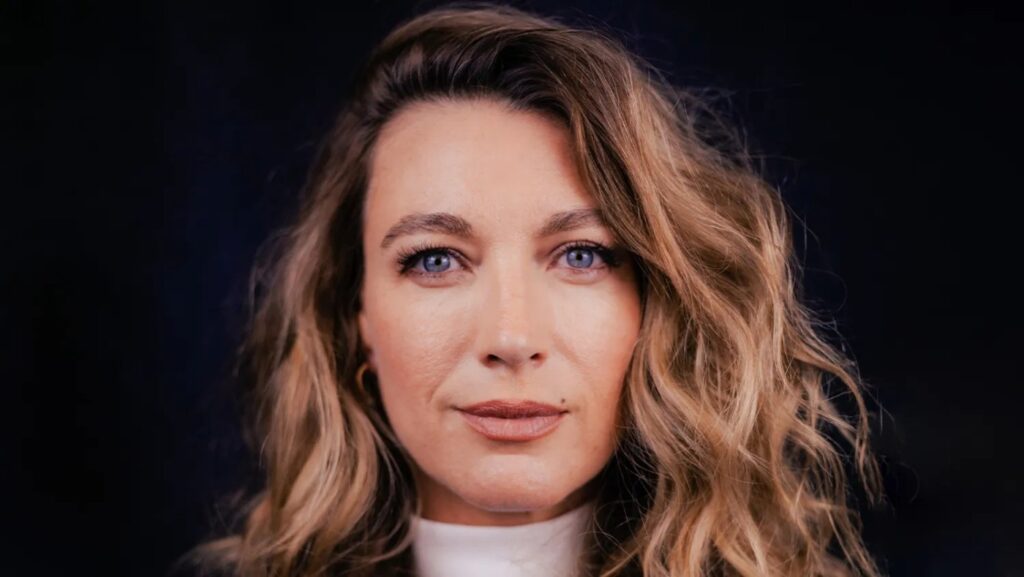 Atriz de ‘Fire Country’ entra para a 2ª temporada do SUSPENSE ‘Memória de um Assassino’