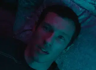 ‘Neuromancer’: Callum Turner vive hacker envolvido em trama de espionagem no trailer da série do AppleTV