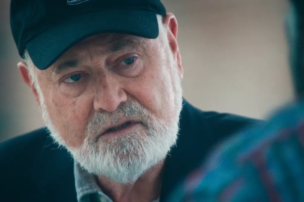Filho de Rob Reiner é indiciado por grande júri pelo assassinato dos pais