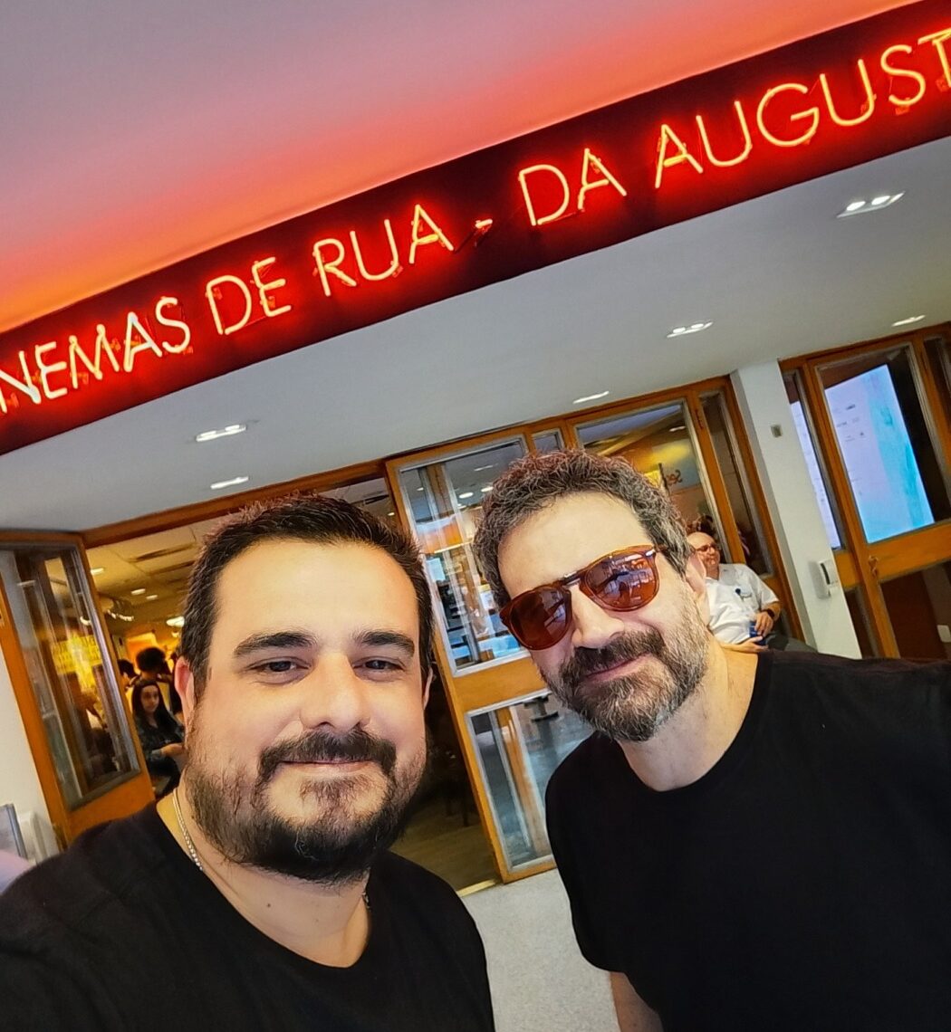 Eu e o querido Caco Ciocler, um grande artista que sempre está prestigiando o nosso audiovisual. Ele esteve presente nesta sessão do Kinoforum.